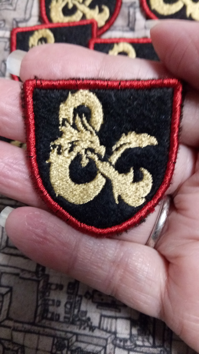 Dungeons and dragons Mini patch (inspired by source material)